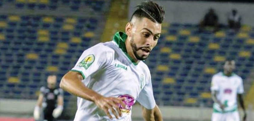 عقوبة مالية كبيرة في حق لاعب الرجاء الرياضي محمود بنحليب بسبب سلوكاته
