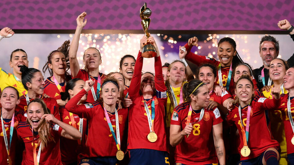 إسبانيا تحقق كأس العالم للسيدات بعد فوز مثير على إنجلترا