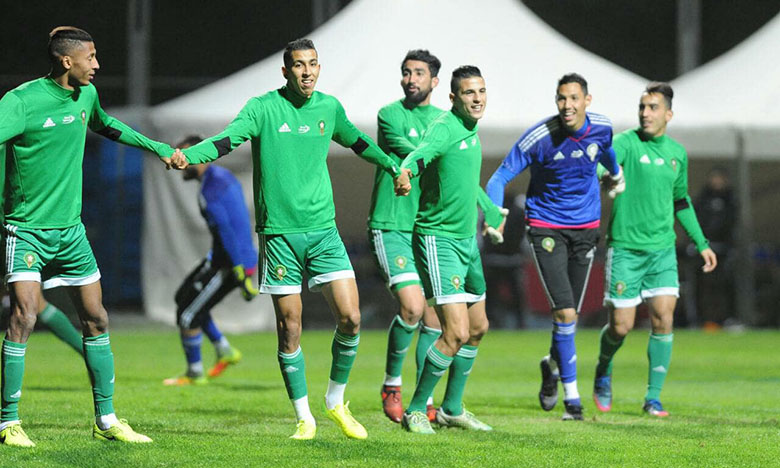 مفاجأة ... لاعب مغربي يحفز فريق خريبكة بمقر إقامتهم