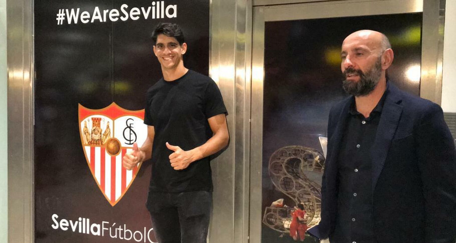 رسمياً: ياسين بونو يوقع لفريق إشبيلية الإسباني