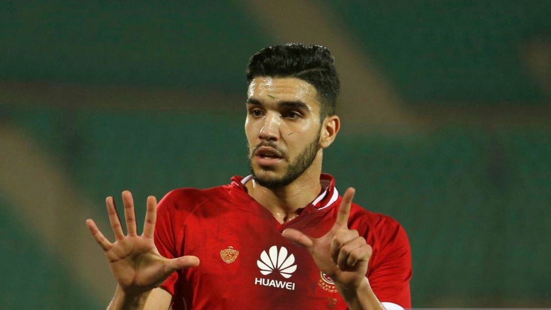 الأهلي يحسم في مصير لاعبه المغربي أزارو