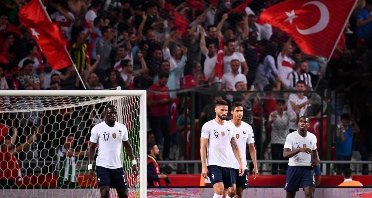 مباراة فرنسا وتركيا تخلق الحدث قبل انطلاقها وسياسيون يطالبون بالغاءها